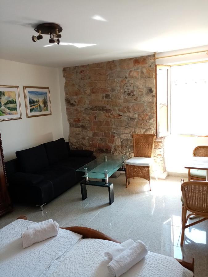Casa Di Marko 105 M2 Garden Apartment โรวีน ภายนอก รูปภาพ