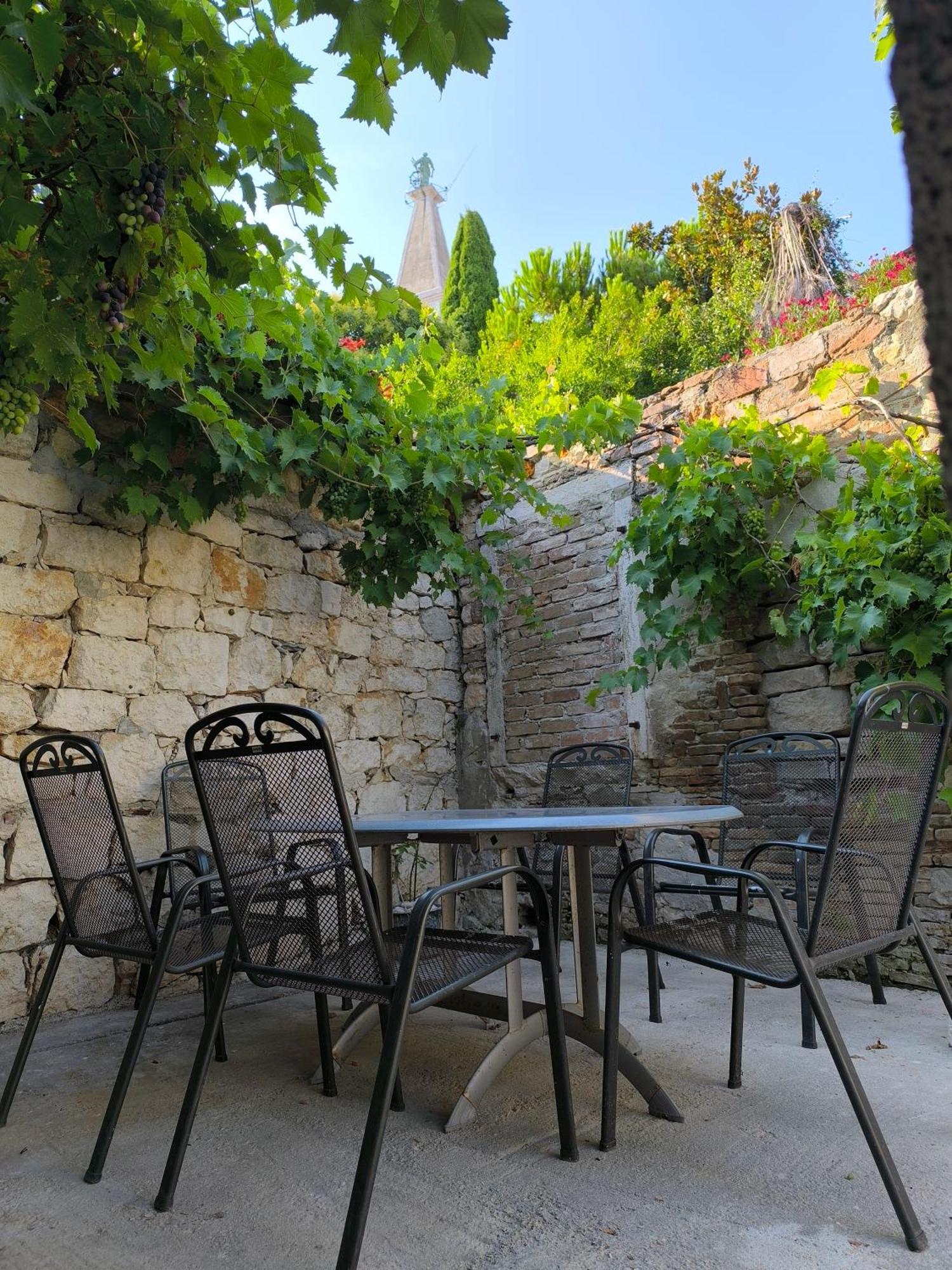 Casa Di Marko 105 M2 Garden Apartment โรวีน ภายนอก รูปภาพ